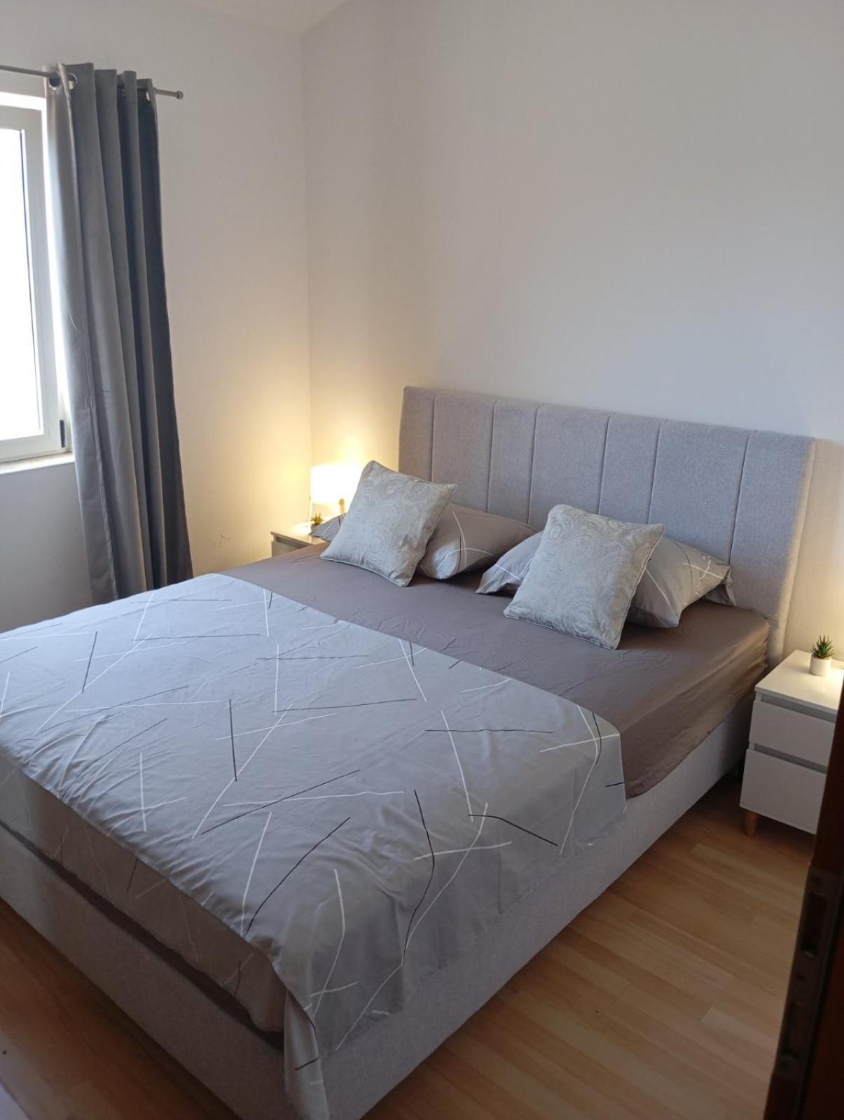 Apartment Flowers Бибине Екстериор снимка